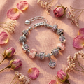 Bracelet charms argent flat lay cocooning